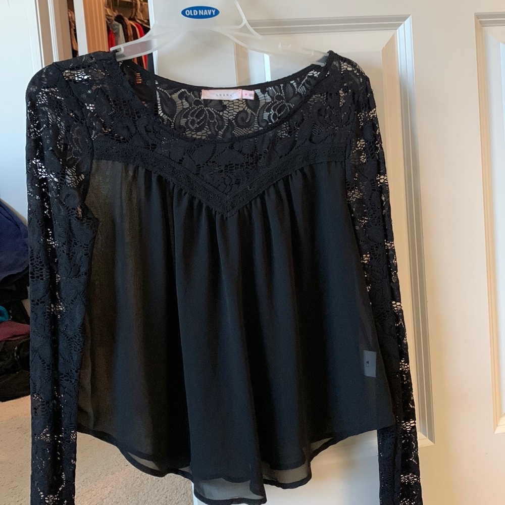 Lush long sleeved blouse